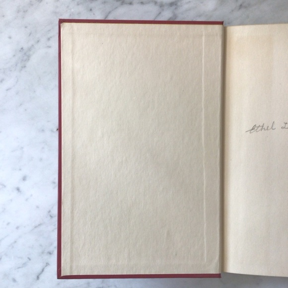 The Queen Bee by Edna Lee Vintage Hardcover Book - Picture 10 of 12